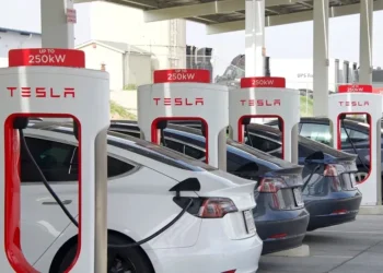 Tesla Plans to Build the Biggest Supercharger Station in the World